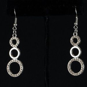 Dangling earings